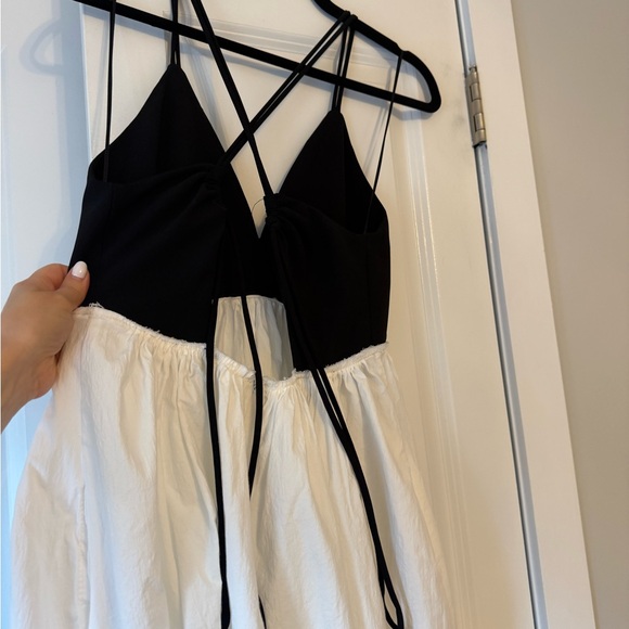 Viral Zara Black and White Sleeveless Maxi Sundress with tie back - Picture 7 of 8